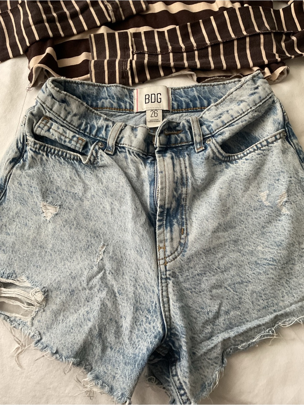 Urban outfitters, BDG Set Top (L) & Jean Shorts size 26 - Picture 7 of 7
